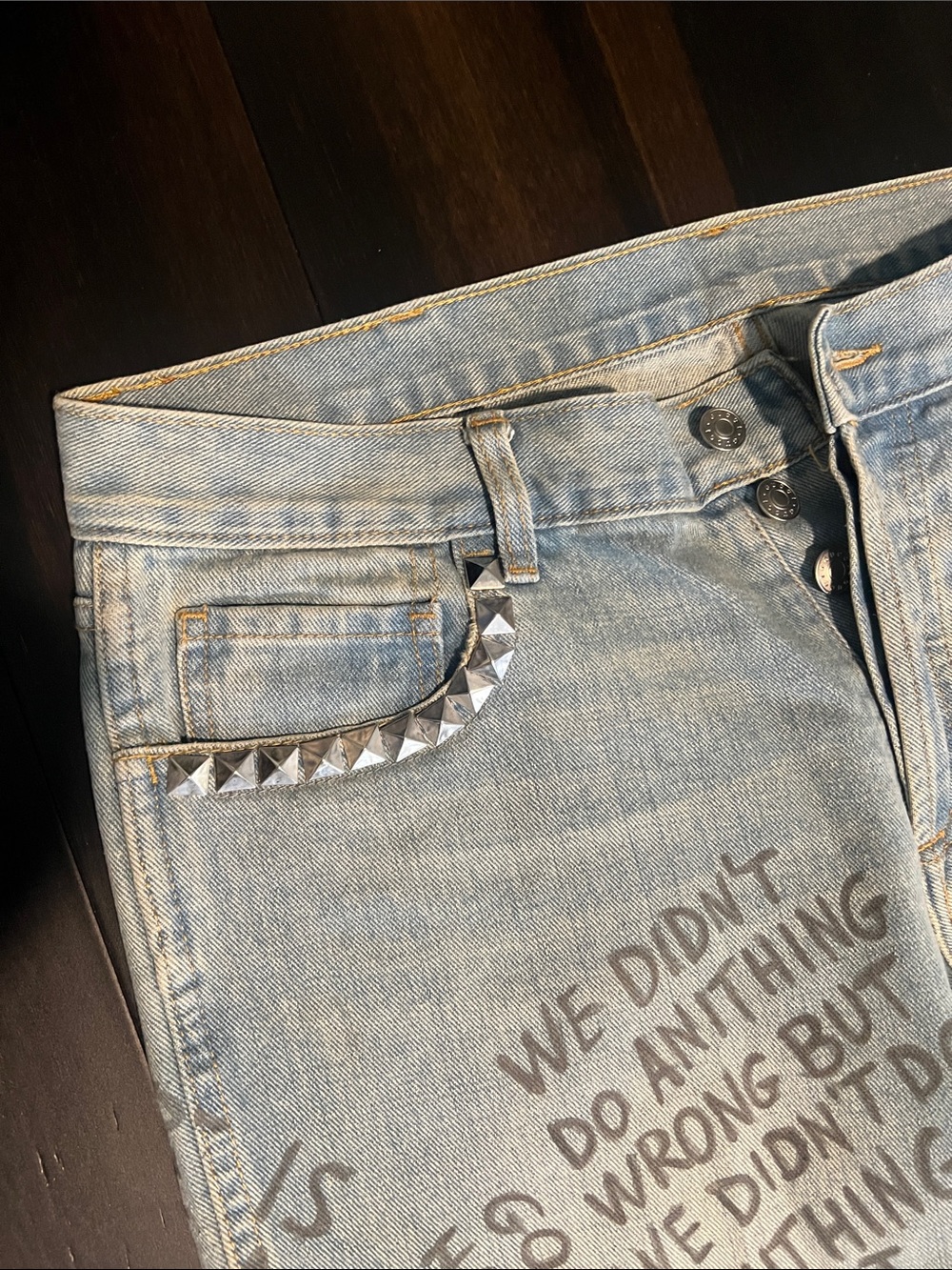 Gucci Light Blue Graffiti Denim Jeans with Script Detail - Picture 3 of 6